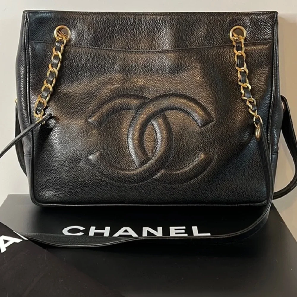 🔥💯CHANEL black caviar shopper - Picture 1 of 7